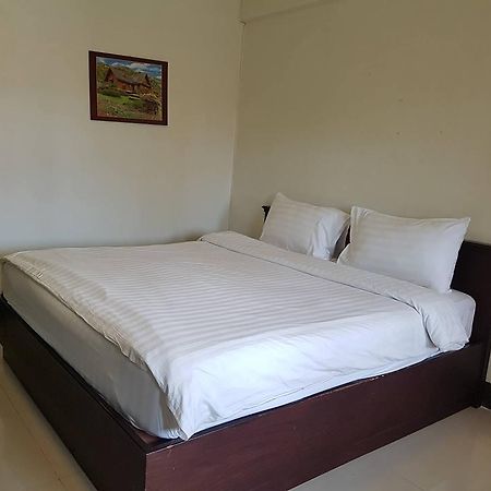 武里南加罗因森旅馆公寓式酒店 外观 照片